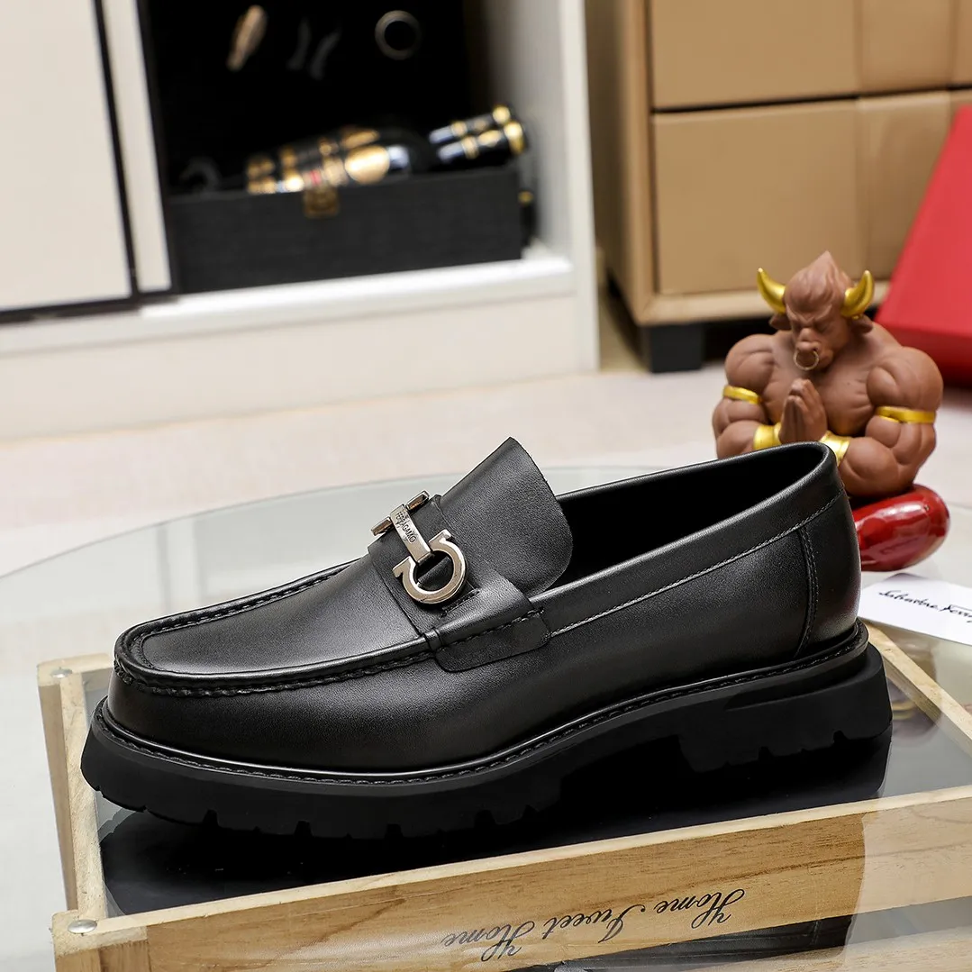 Men's shoes 💰460 🔥Ferragamo's new men's casual slip-on shoes🇨🇳Official website original 1:1 mold, original quality💯Fine workmanship, high-end luxury☘The upper is made of imported Italian first-layer cowhide🌴🐂Leather lining🍓Rubber wear-resistant and non-slip outsole, breathable and comfortable to wear🍍The first choice for high-grade men🍉3 colors available! Code number 38-45……